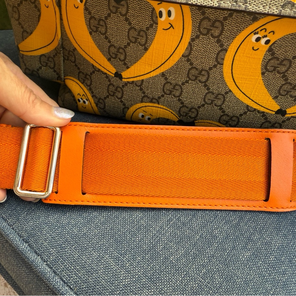 Gucci Banana Diaper Bag- VERY RARE ❤️ - Picture 5 of 15